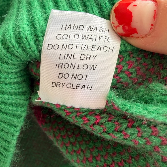 BiBi Green Sweater with Pink Floral Design - Picture 5 of 9